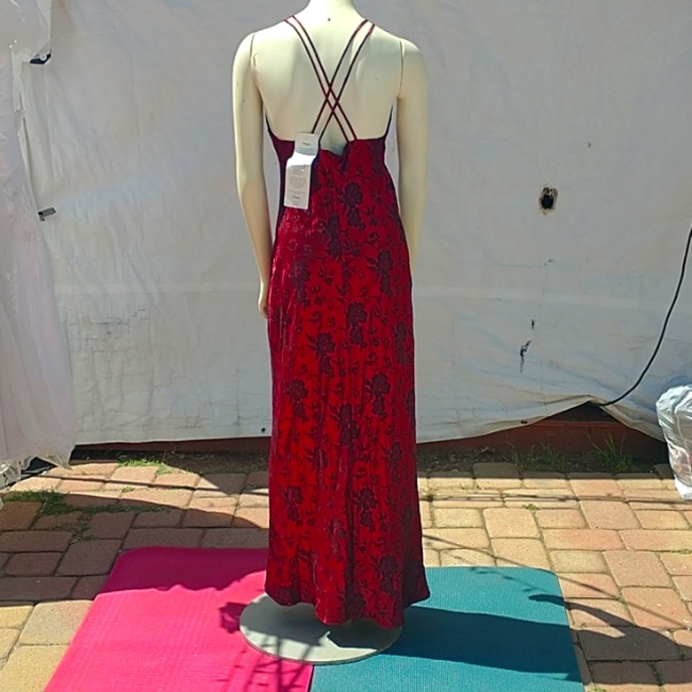 Dress - Picture 3 of 6